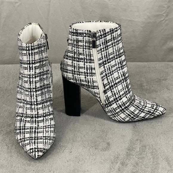 Shoedazzle Rosamund Block Heel Ankle Boot White Tweed Fabric Pointed Toe Sz 6.5 - Picture 3 of 12